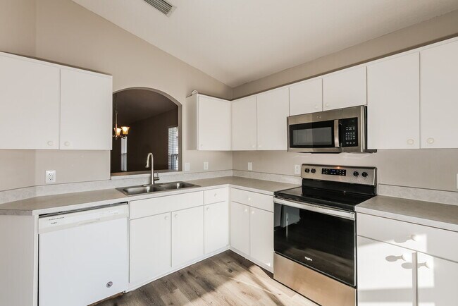 Building Photo - 12606 Montford Ln