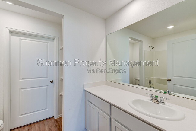 Building Photo - 7418 Clover Chase Dr