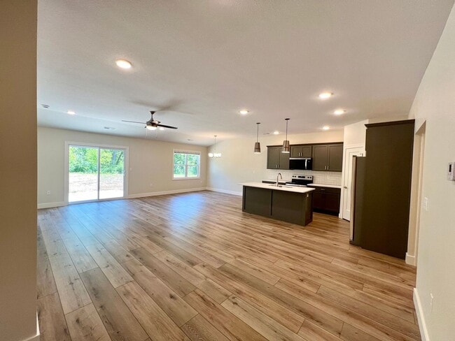 Building Photo - Newly built 3-bedroom duplex in Irvine Acres!