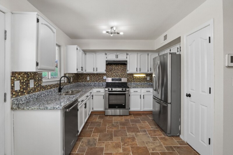 Building Photo - 12145 St Francis Ct