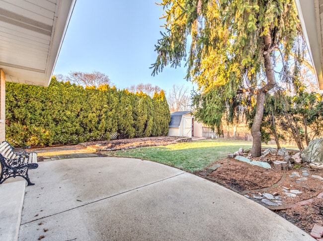 Building Photo - 3316 Brookmeade Dr