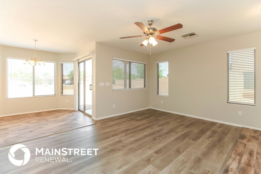 Building Photo - 1320 E Julie Ave