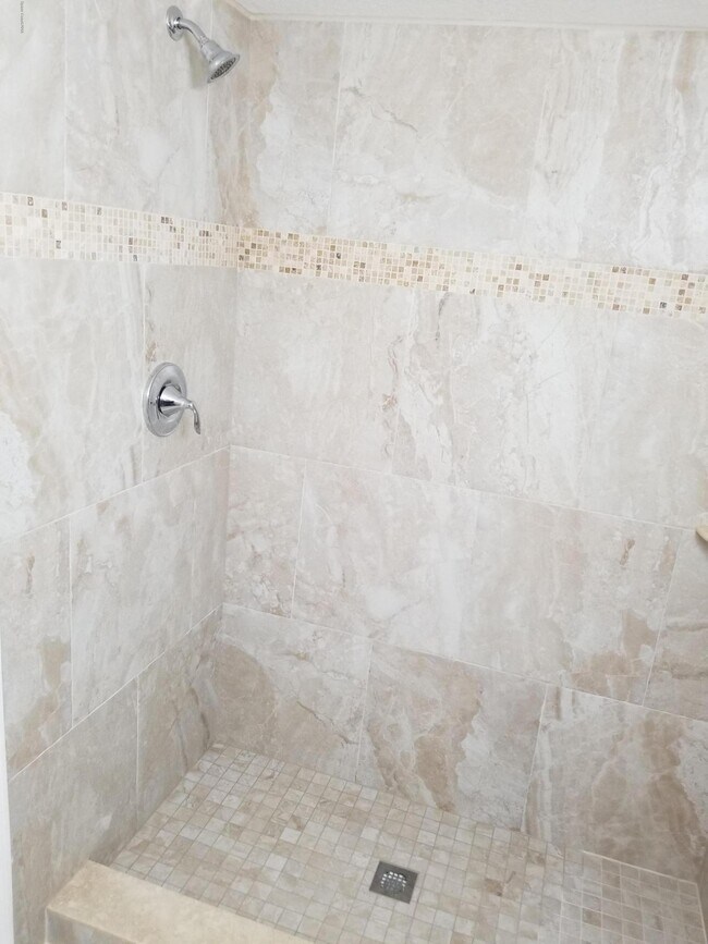 Building Photo - 182 Ulster Ln