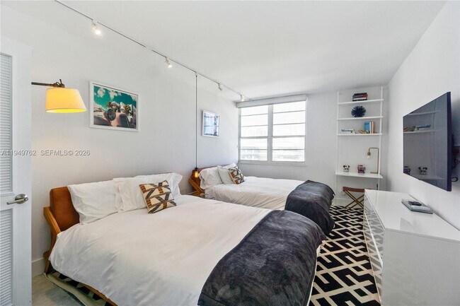 Building Photo - 100 Lincoln Rd