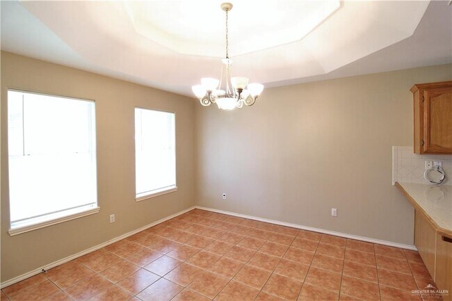 Building Photo - 15 N Edison Ave