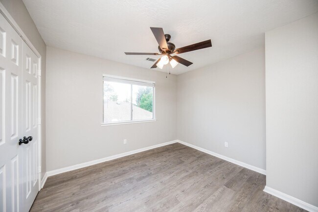Building Photo - 14011 Cypress Falls Dr