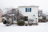 Building Photo - An Absolute 3 Bedroom Gem in Eastlake OH