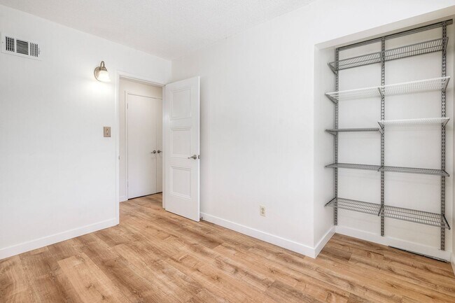 Building Photo - San Diego- Near Del Cerro - Refreshed 4 bed / 2 bath Home w/Solar ,A/C, Large Yard, Garage, and M...