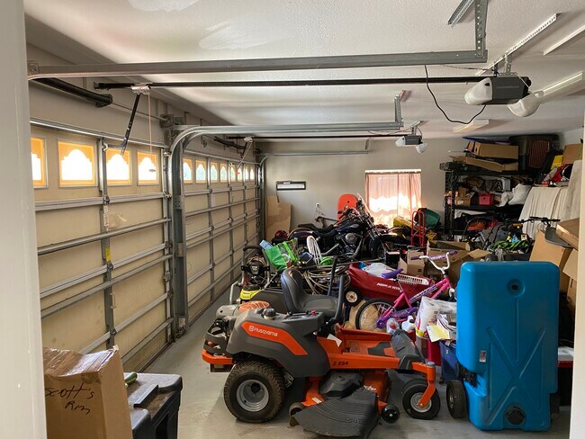 Building Photo - 9047 Orlando Ave