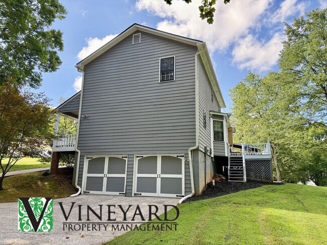 Building Photo - 4925 Falcon Wood Trace NE