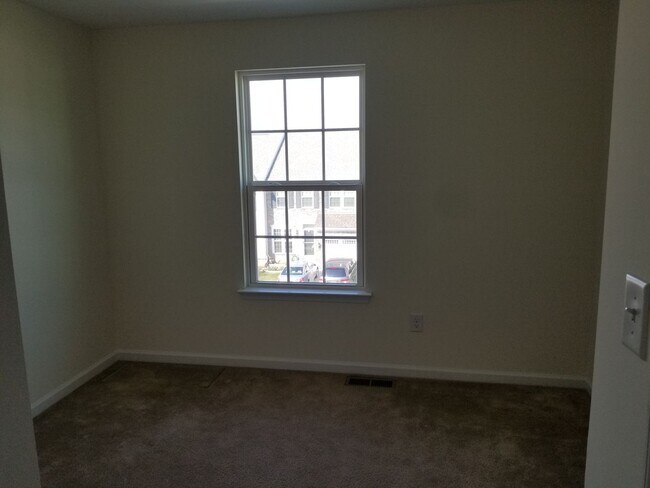 Building Photo - Large, Luxury, Garage Townhome in Hockessi...