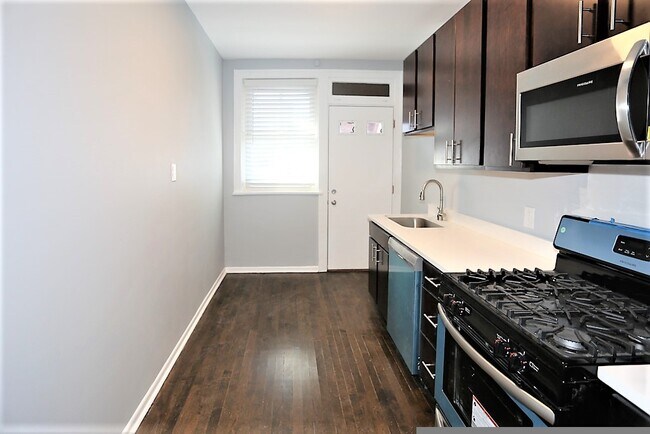 Building Photo - 5306 N Ashland Ave