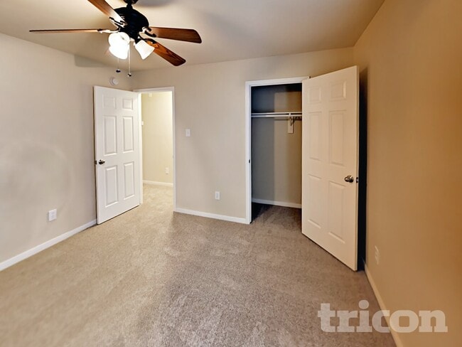 Building Photo - 410 Crosby Village Dr