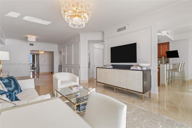 Building Photo - 17875 Collins Ave