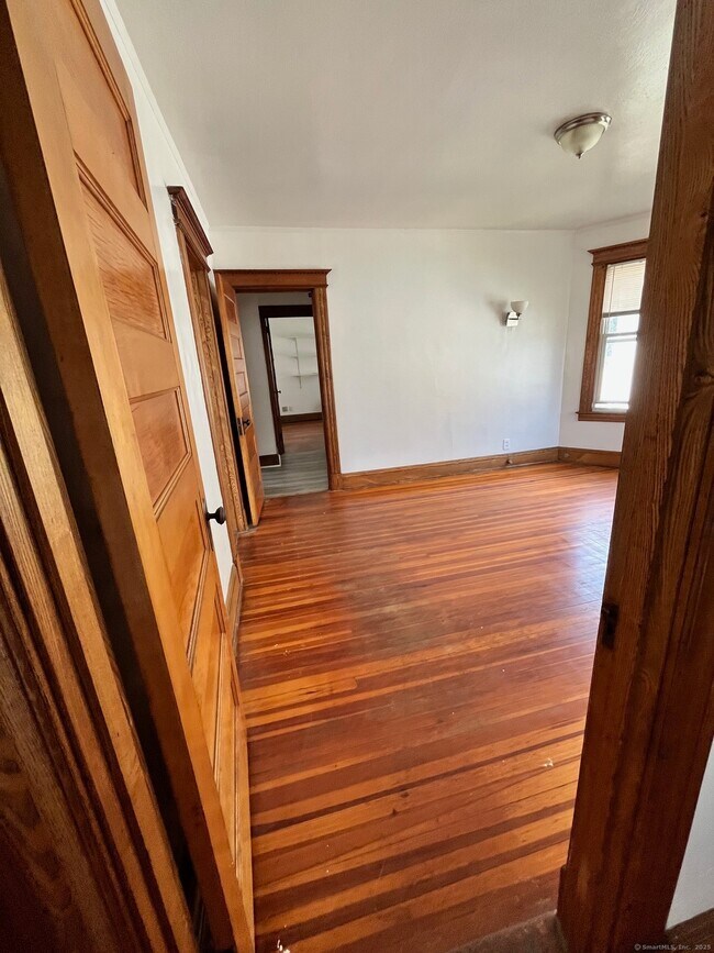 Building Photo - 67 Sisson Ave
