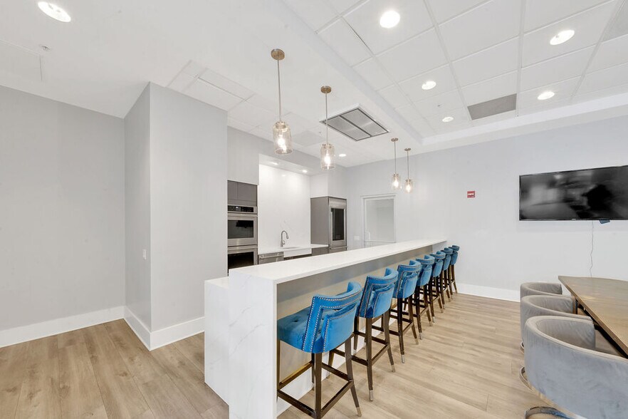 Building Photo - 545 N Dearborn St