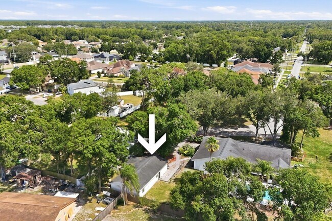 Building Photo - 15509 Casey Rd