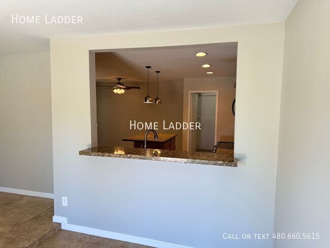 Building Photo - 6102 W Mauna Loa Ln