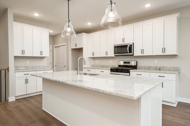 Building Photo - 5729 Willow Creek Ln