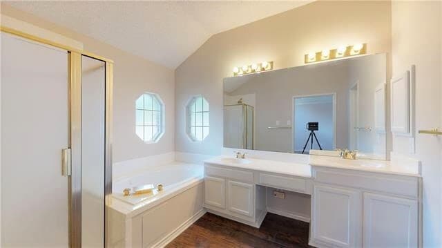 Building Photo - 402 Moss Hill Rd