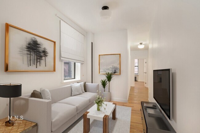Building Photo - 260 West 16th Street