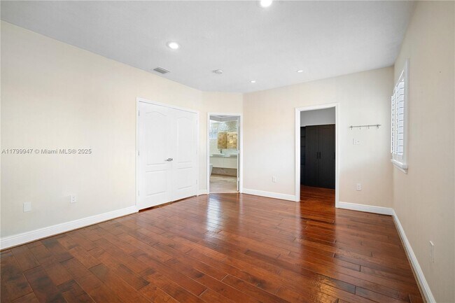 Building Photo - 9101 SW 41st St