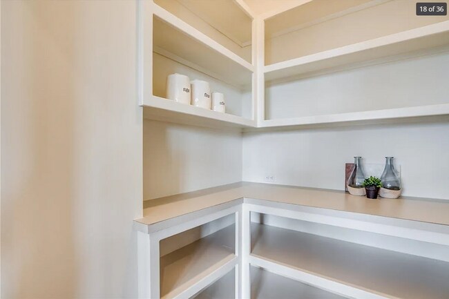 Building Photo - 113 Cedar St