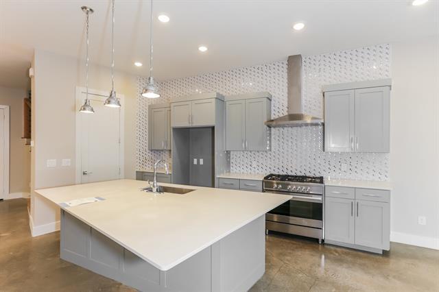 Building Photo - 2343 Vagas St