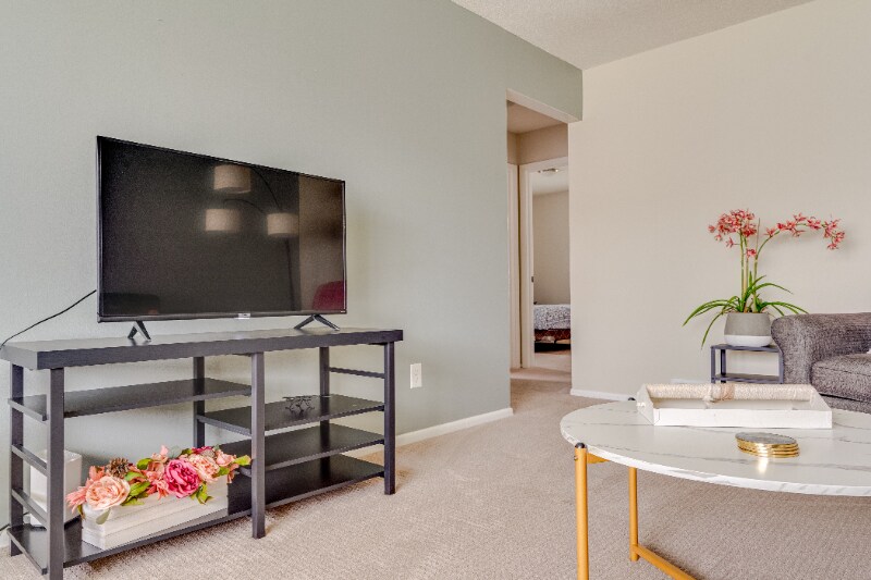 Building Photo - 3307 Roosevelt Ct NE