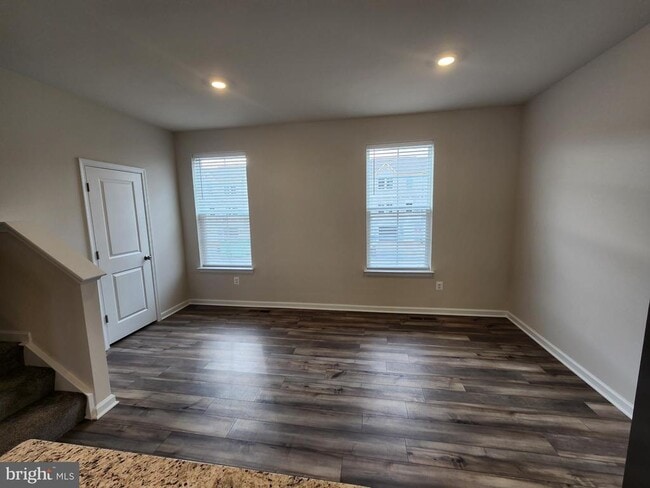 Building Photo - 117 Canning Rd