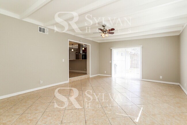 Building Photo - Feel right at home in this charming 3 bedroom, 2 bathroom home