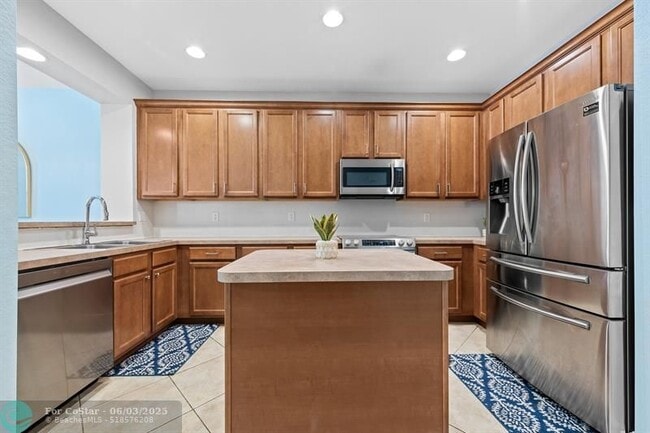 Building Photo - 580 Pacific Grove Dr