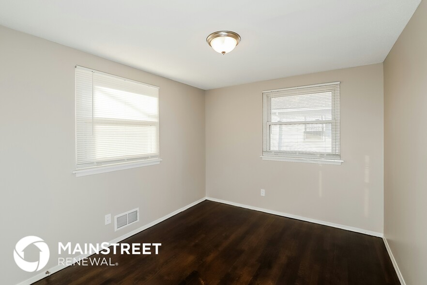 Building Photo - 4037 N Spruce Ave