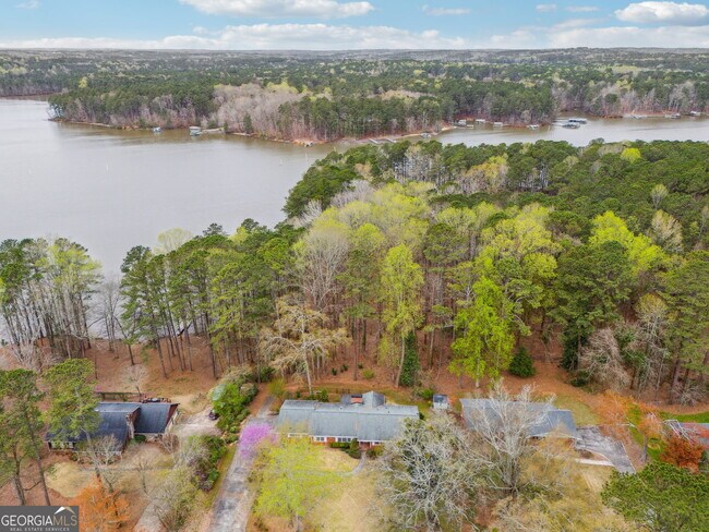 Building Photo - 5140 Lakewood Dr
