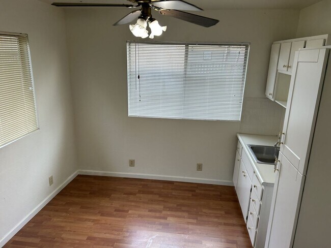 Building Photo - 2040 Barbour Dr