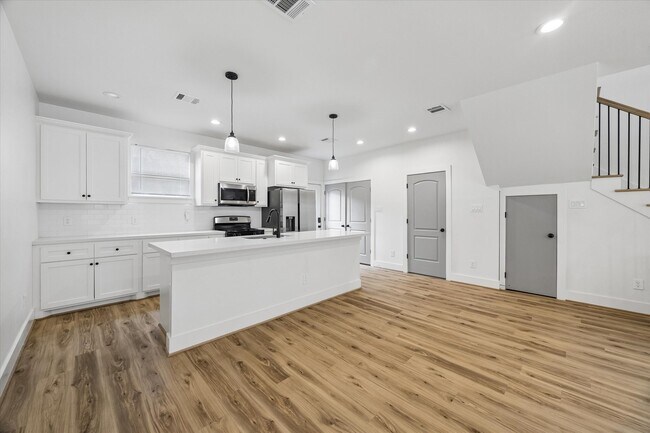 Building Photo - 2749 Redrock St