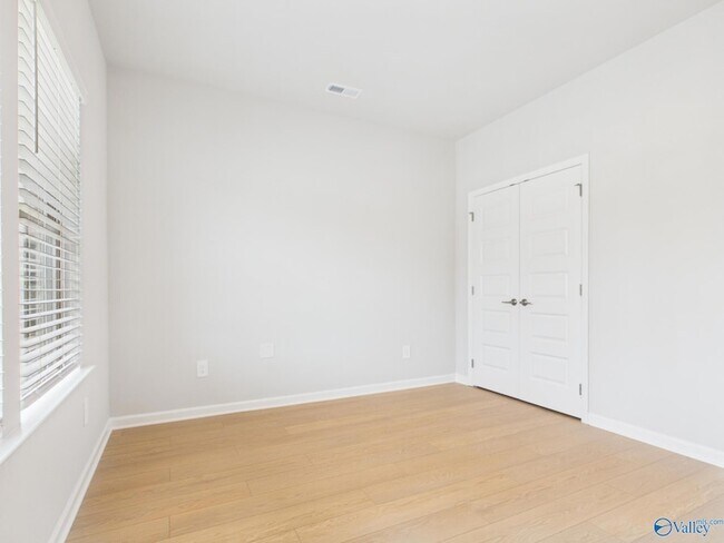 Building Photo - 17993 Longleaf Dr
