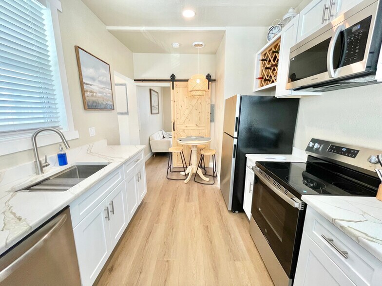 Building Photo - 7700 Boca Ciega Dr