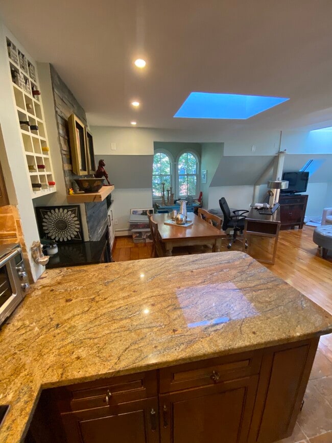 Building Photo - 52 E Springfield St