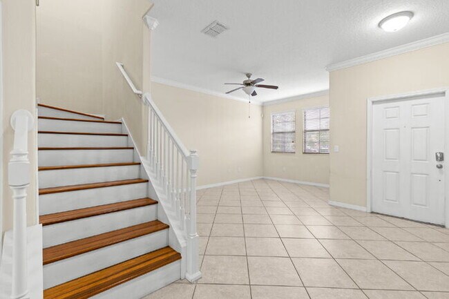 Building Photo - LIKE NEW Town Home For Rent in Wesley Chapel!