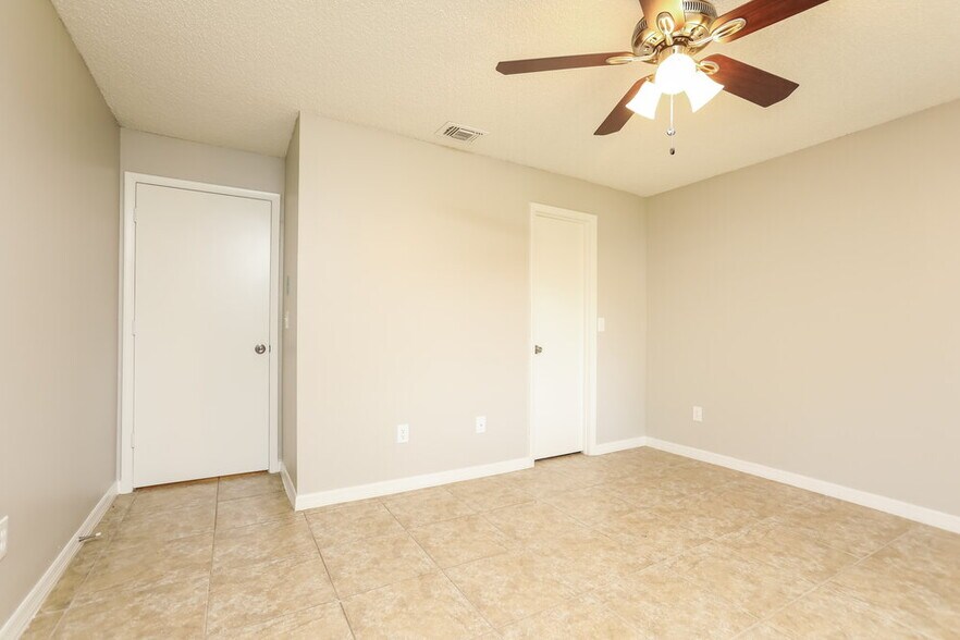 Building Photo - 336 Alba Ln
