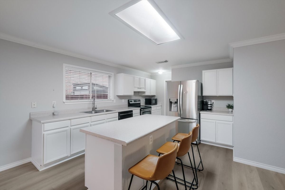 Building Photo - 834 Quitman Oak