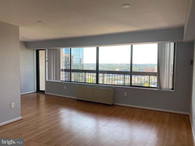 Building Photo - 3701 S George Mason Dr