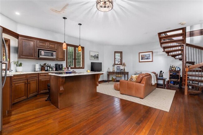 Building Photo - 216 Gray Craig Rd