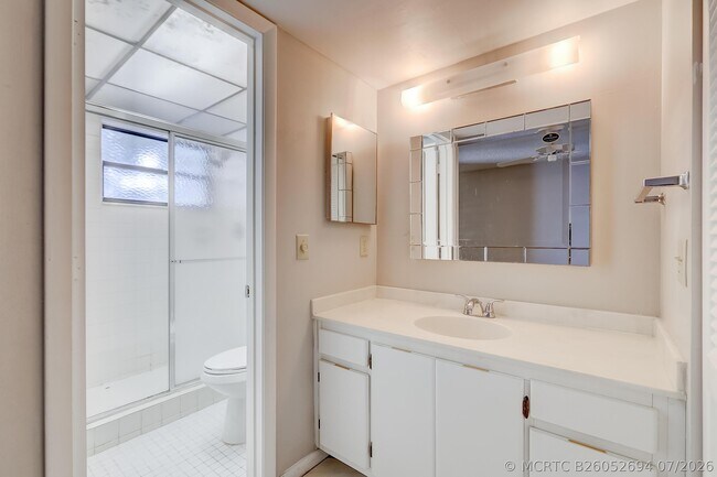 Building Photo - 6751 N University Dr