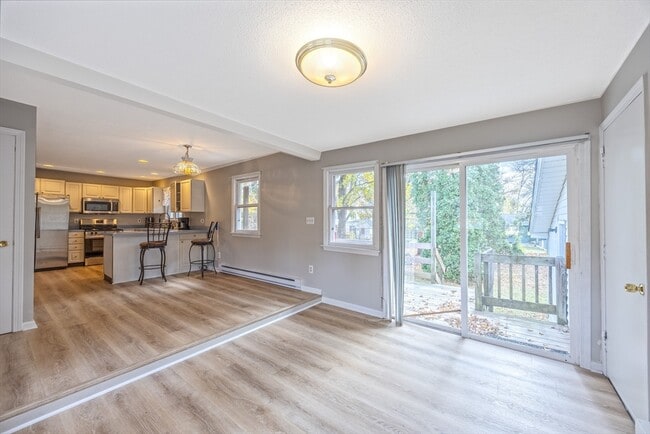 Building Photo - 26 Summit St