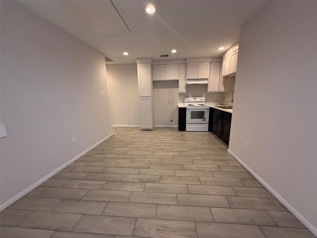 Building Photo - 5530 Hillman St