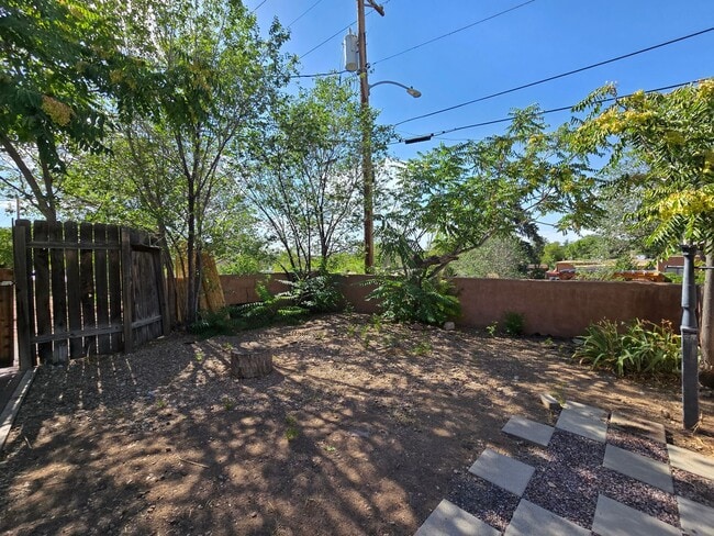 Building Photo - 808 Agua Fria St