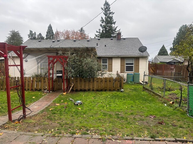 Building Photo - Charming 2BR House in Vancouver