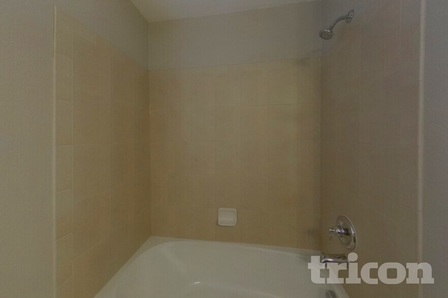 Building Photo - 6748 Lamine Dr